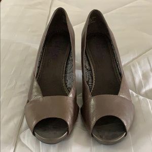Clark’s grey-brown 3” heels size 8.5